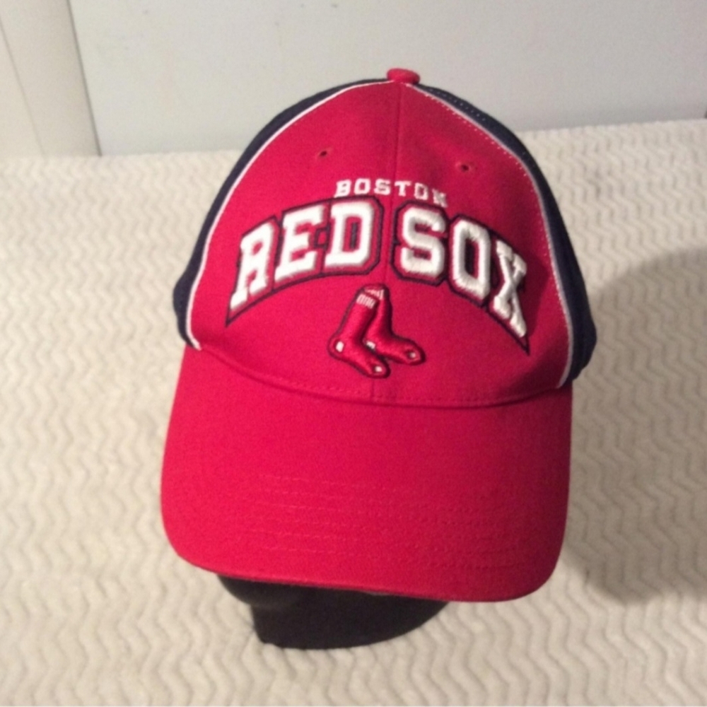 Fan Favorite MLB Genuine Merchandise Blue and Red  Boston Red Sox Baseball Cap